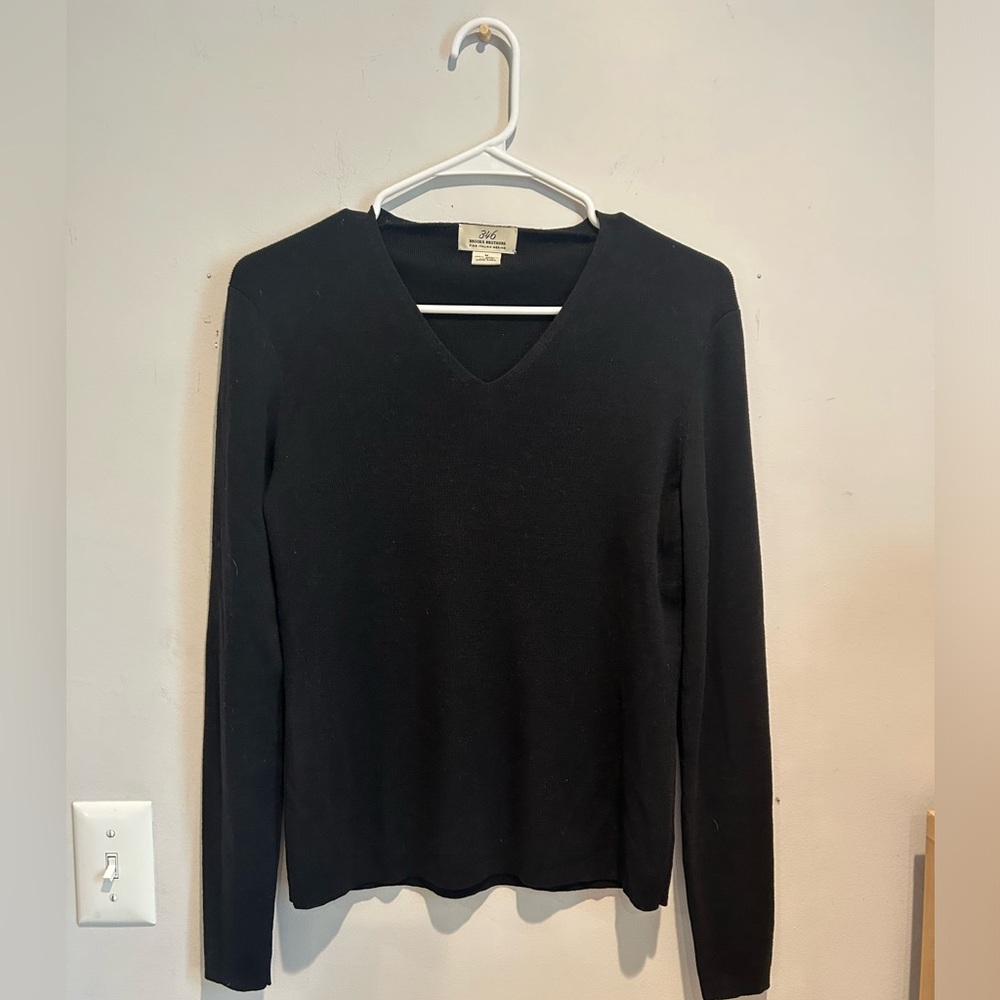 100% Wool V-Neck Black Sweater in Amazing Condition